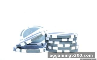 德州扑克成牌思维深度解析：jdb电子下载地址助你掌控概率与决策